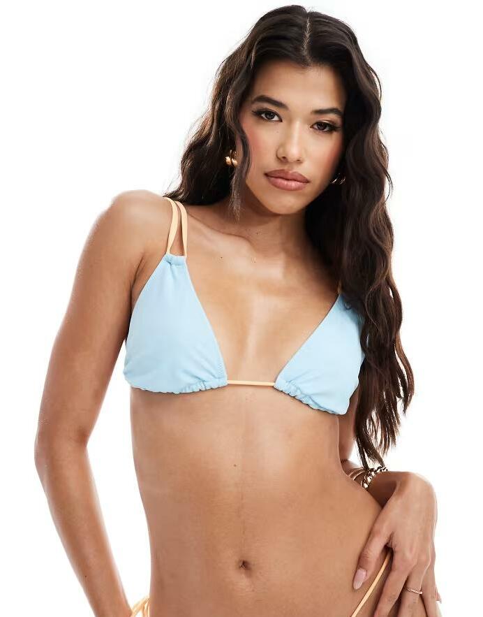 niebieska góra od bikini