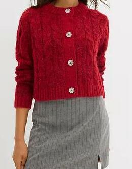 SWETER Z GUZIKAMI 
