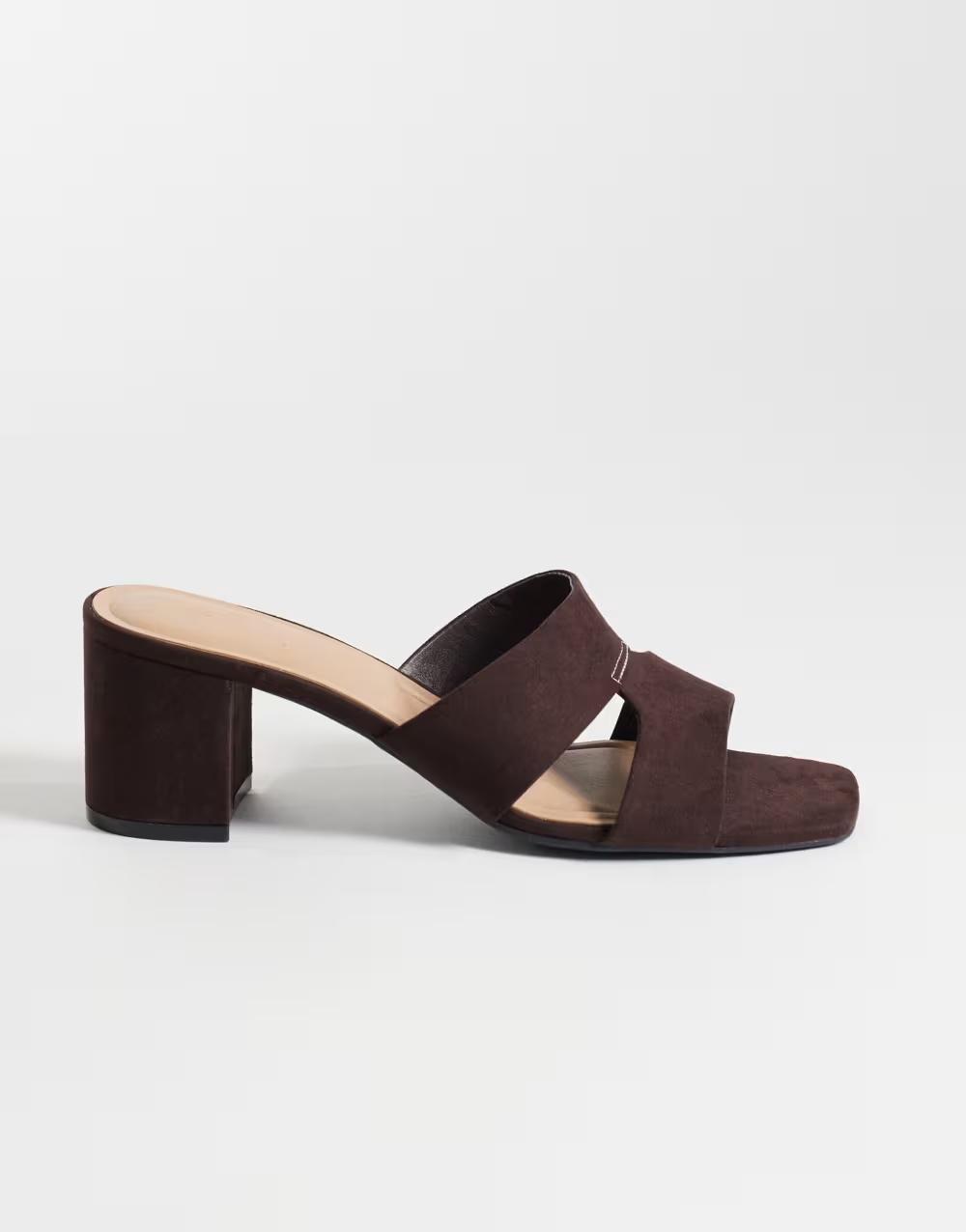 brązowe eleganckie klapki obcas