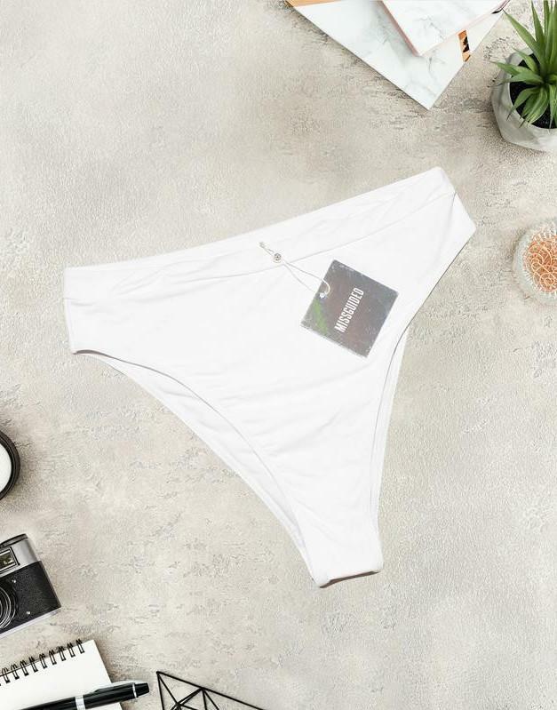 BIAŁY DÓŁ OD BIKINI