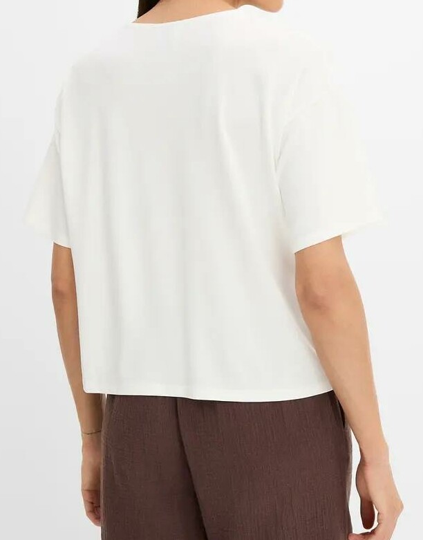 BLUZKA DAMSKA PLUS SIZE Z OKRĄGŁYM DEKOLTEM I KRÓTKIM RĘKAWEM