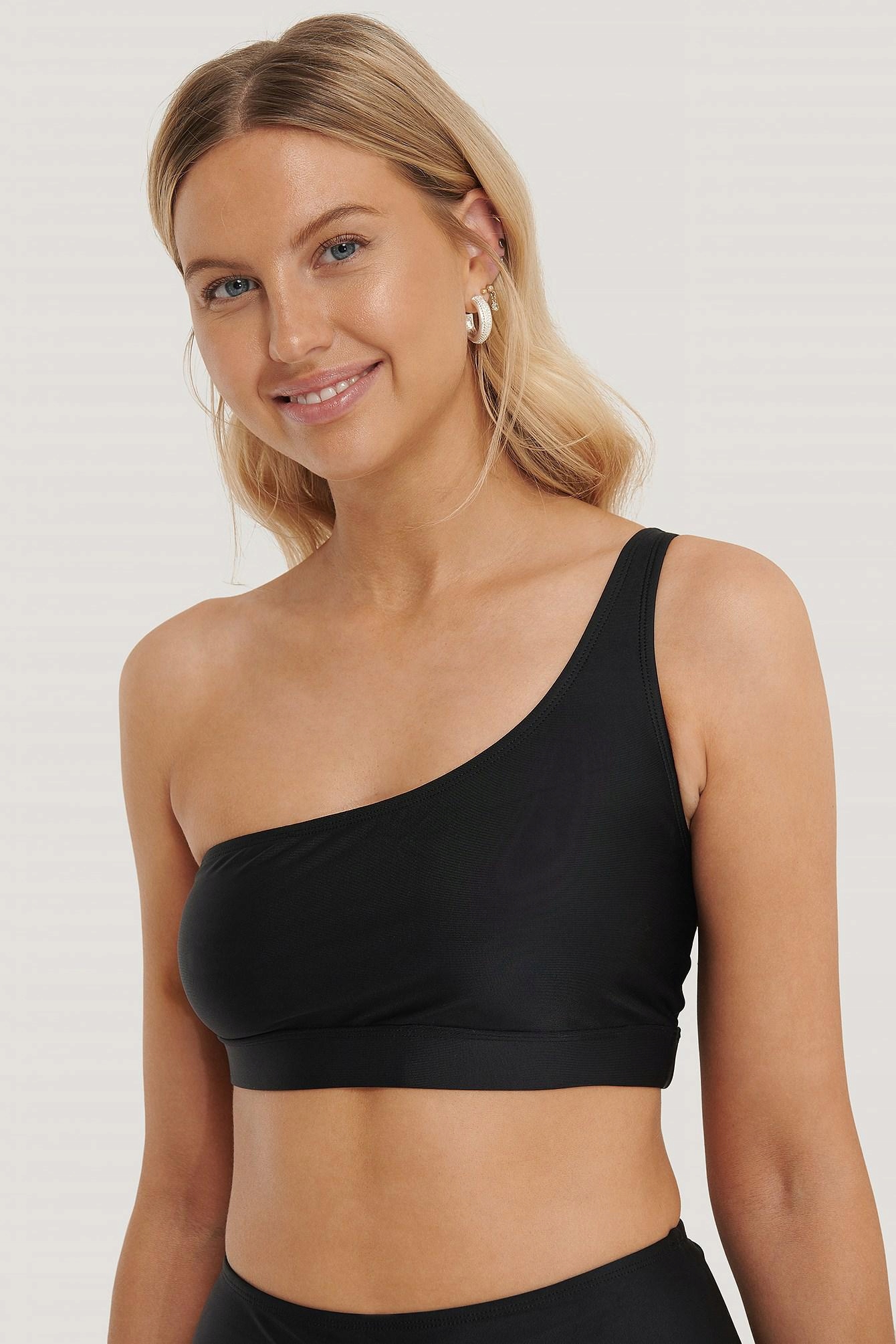 asymetryczna GÓRA OD BIKINI