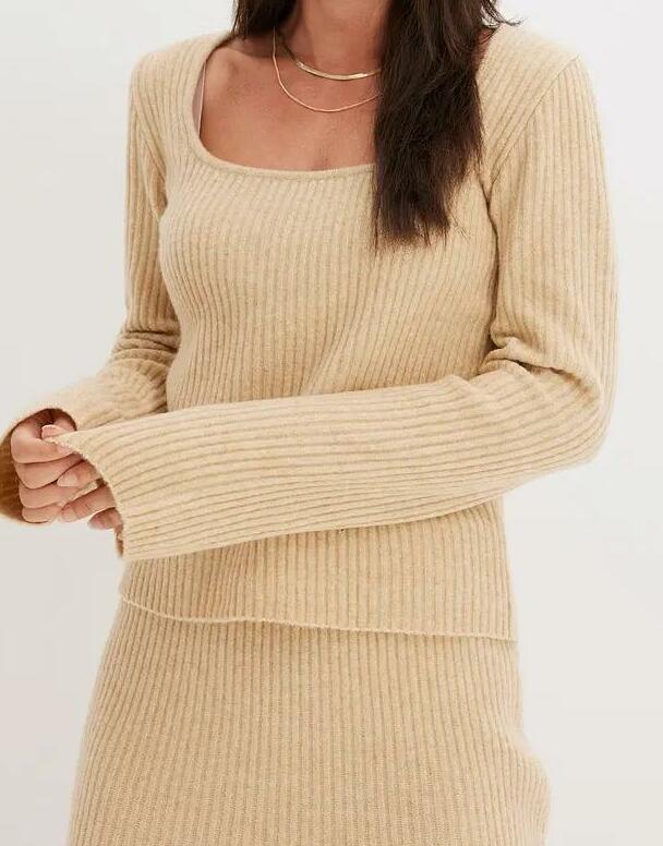 SWETER DAMSKI PLUS SIZE KWADRATOWY DEKOLT DŁUGI RĘKAW
