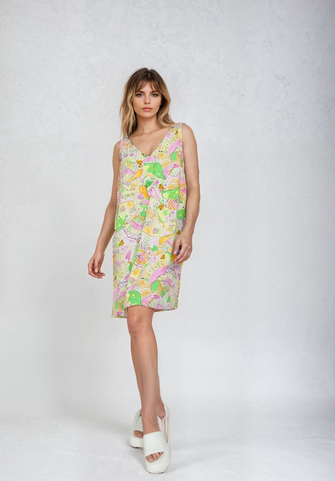 sukienka bez rękawów print v-neck