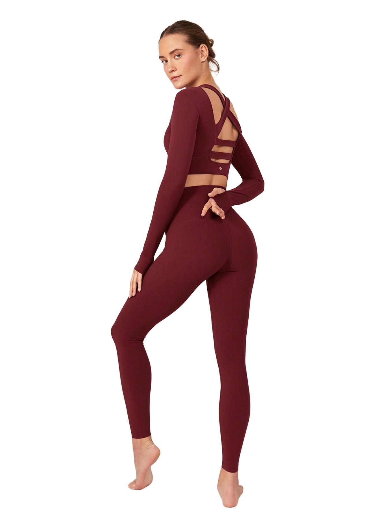 czerwone sportowe legginsy