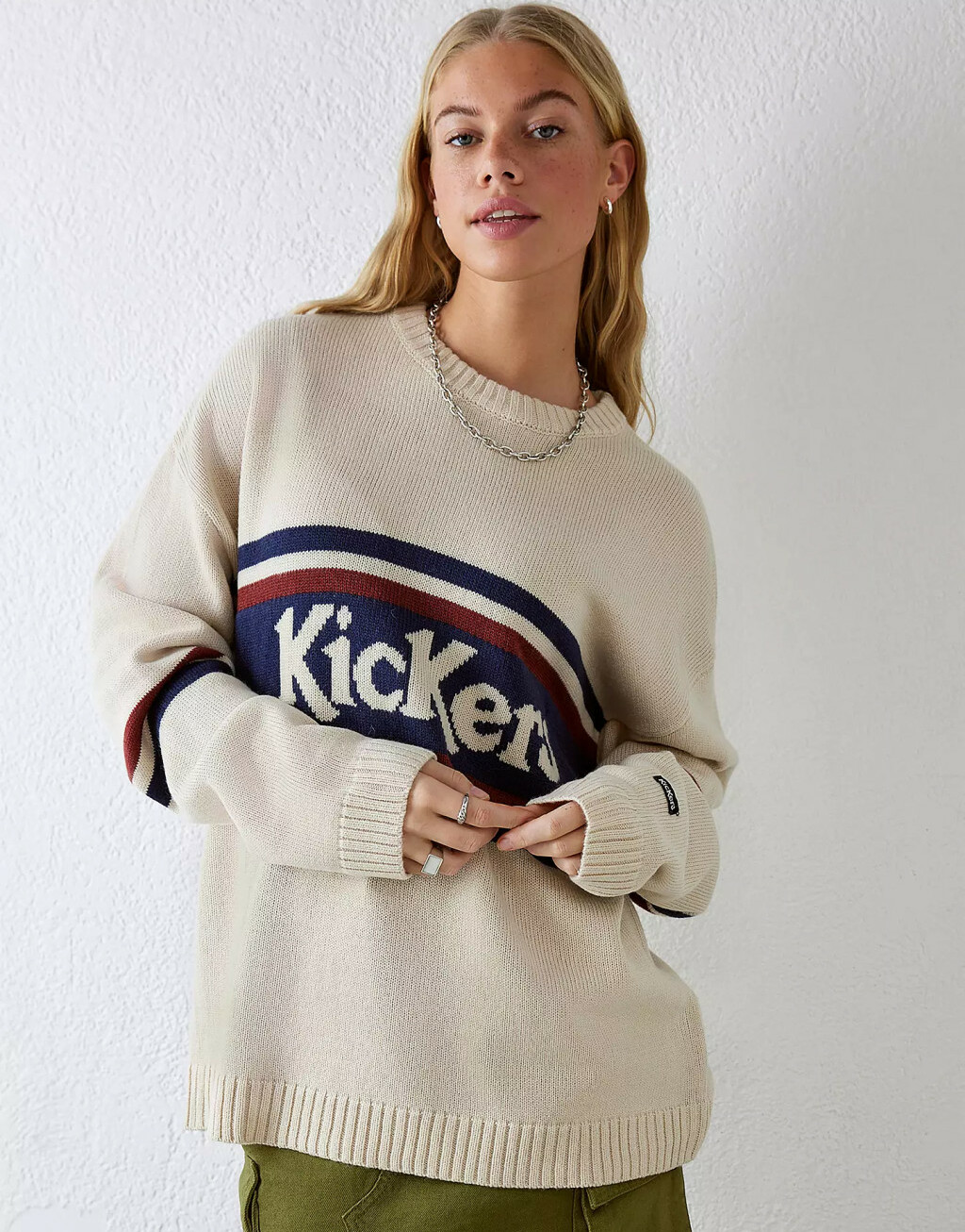 klasyczny sweter oversize paski logo