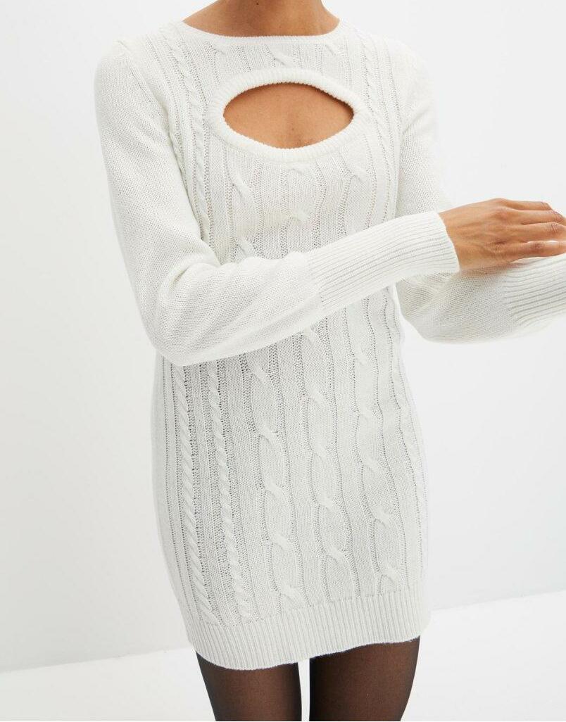 SWETER Z WYCIĘCIEM