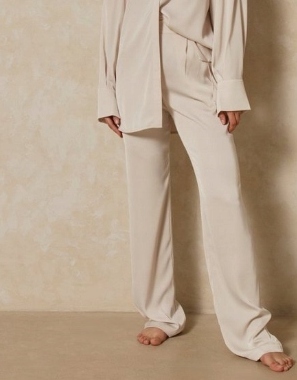 beżowe eleganckie spodnie 