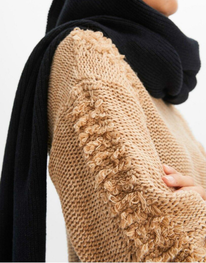 SWETER Z DŁUGIM RĘKAWEM
