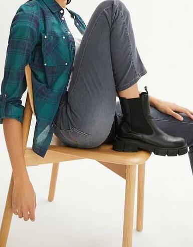 PROSTE JEANSY DAMSKIE