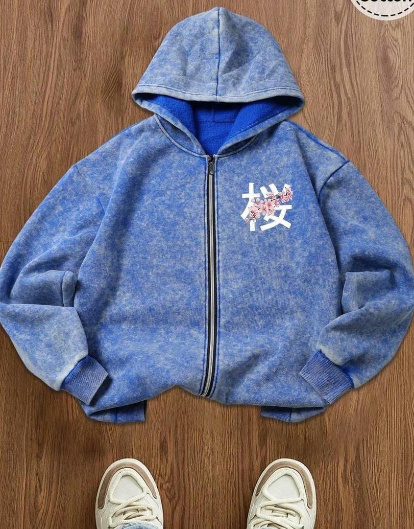 niebieska bluza nadruk