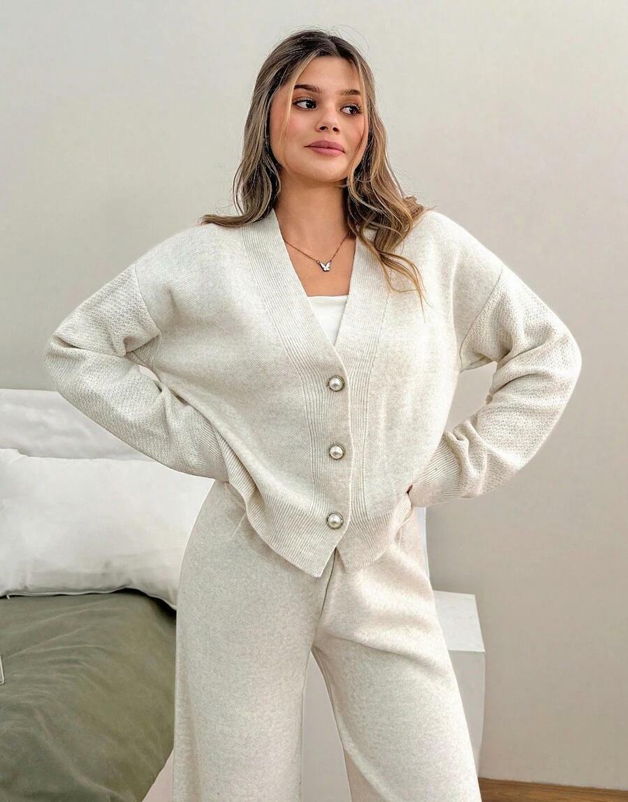 BEŻOWY SWETER GUZIKI 