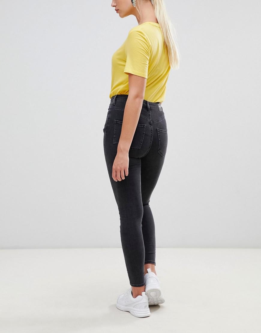 szare spodnie jeans 