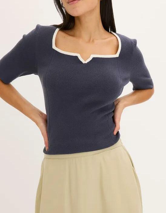 SWETER Z KONTRASTOWĄ LAMÓWKĄ
