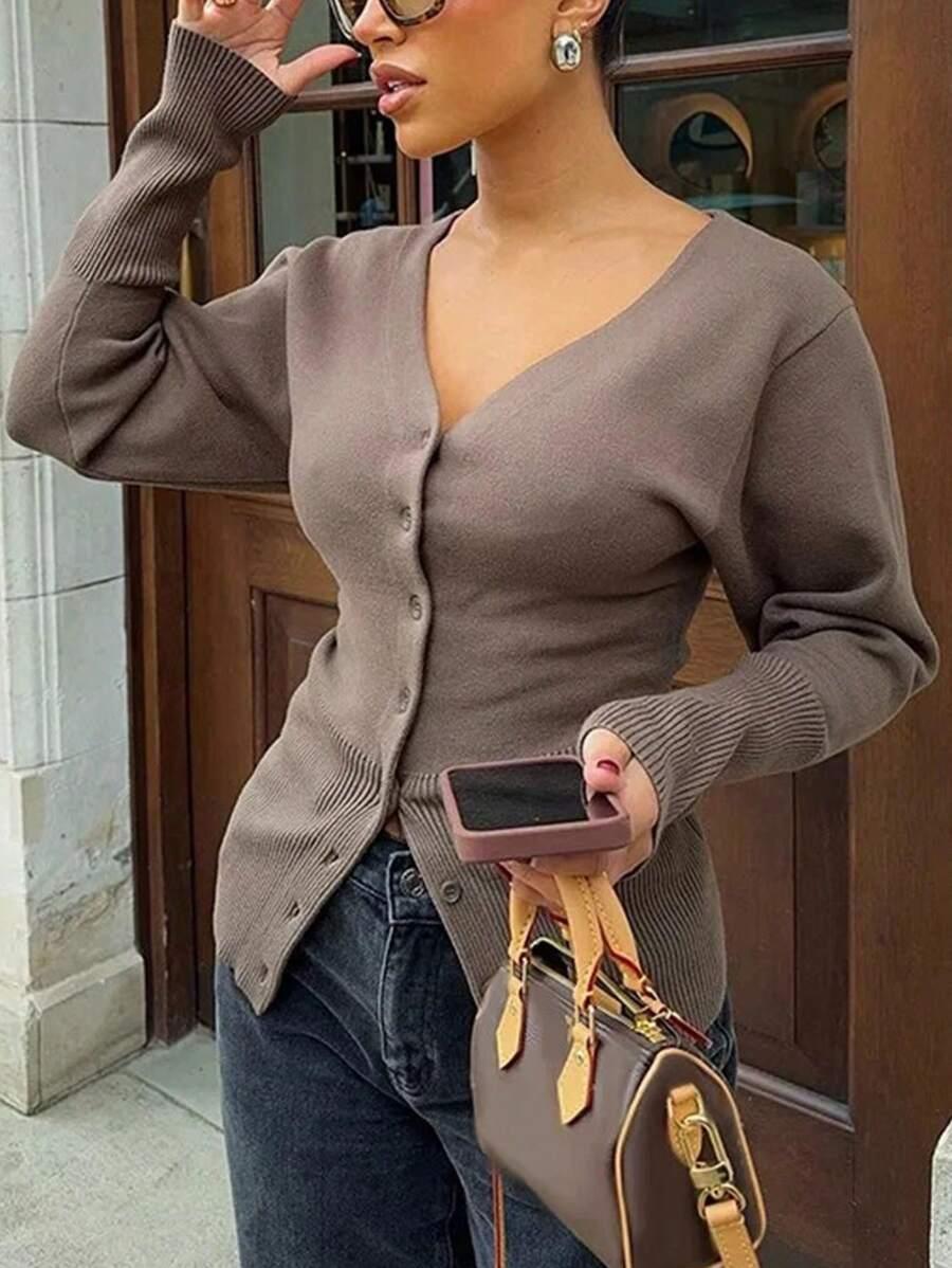 BRĄZOWY SWETER GUZIKI