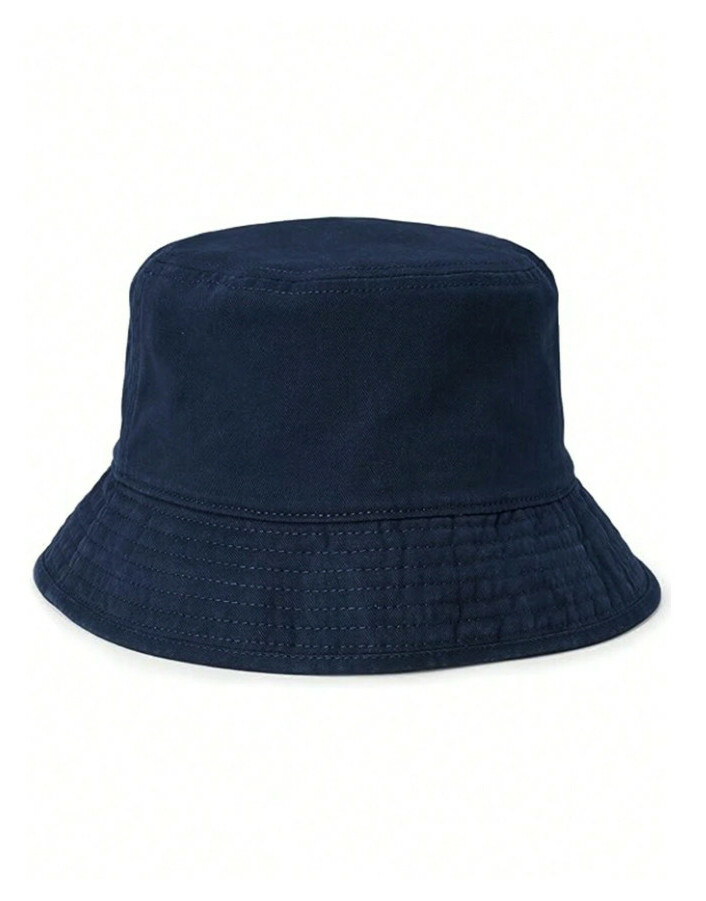 granatowy kapelusz bucket