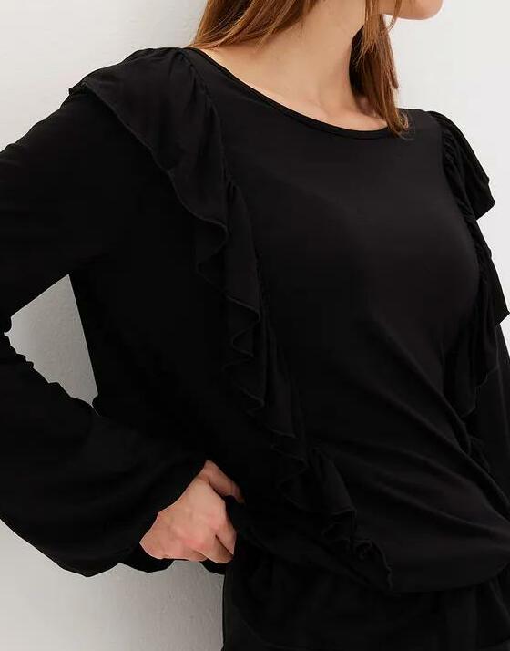 BLUZKA Z FALBANAMI