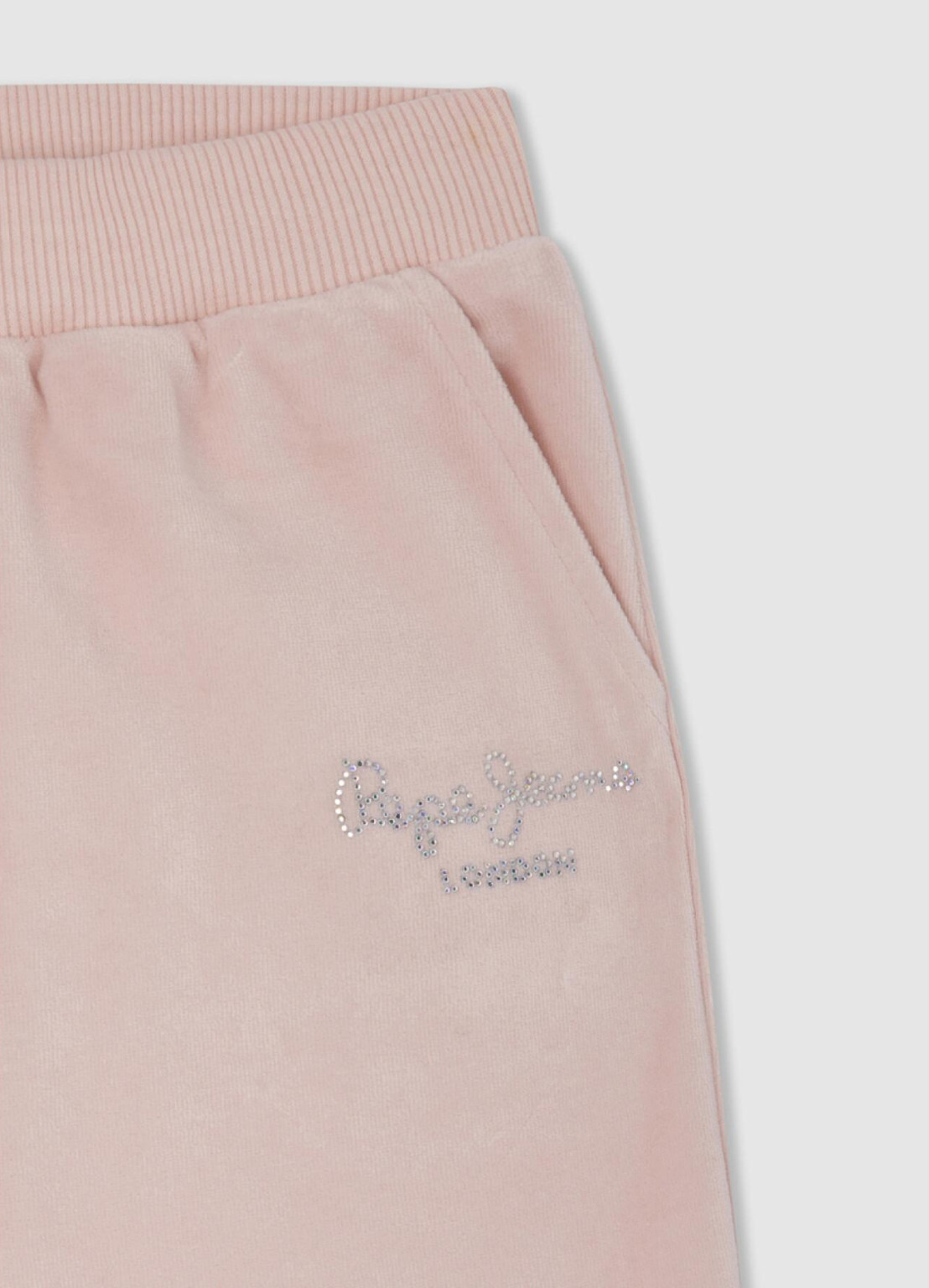 różowe spodnie dresowe zdobienie logo