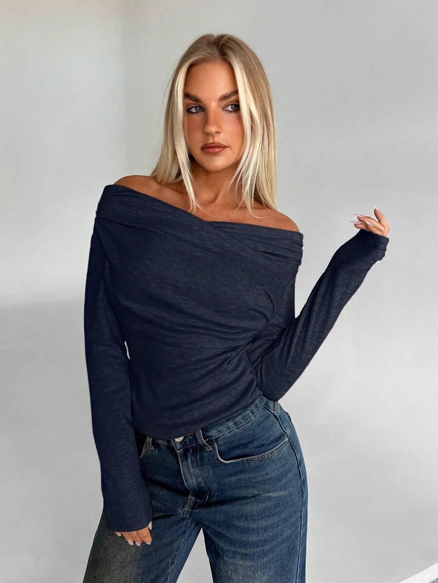 GRANATOWY SWETER ODKRYTE RAMIONA