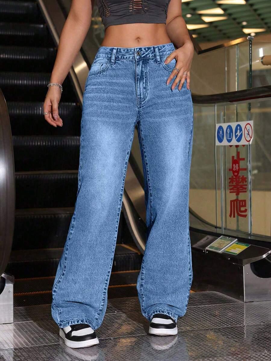 niebieskie spodnie jeans 