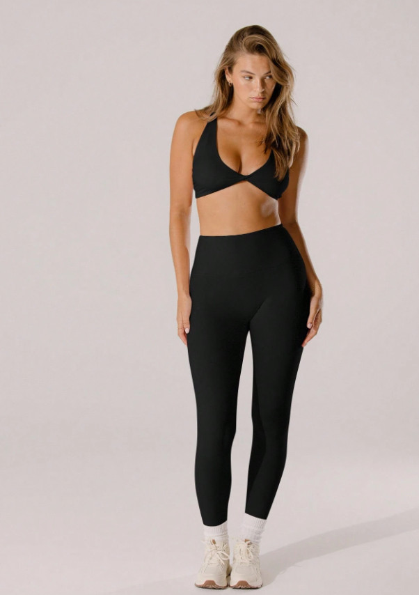 klasyczne czarne sportowe legginsy