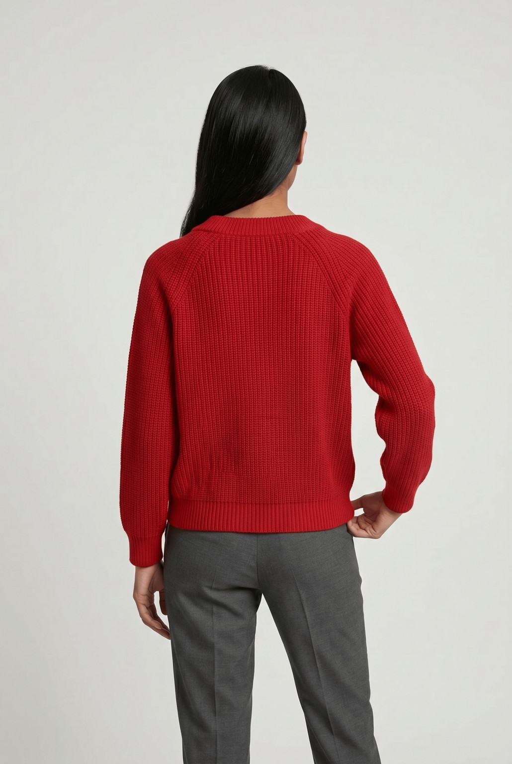 czerwony sweter v neck