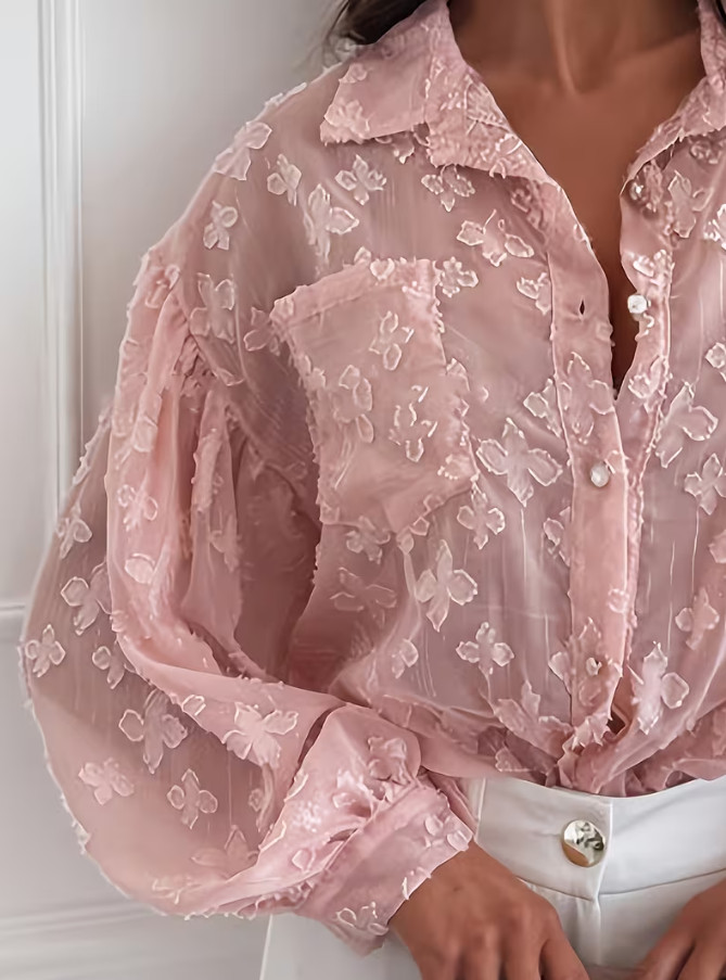 RÓŻOWA KOSZULA STRUKTURA KWIATY