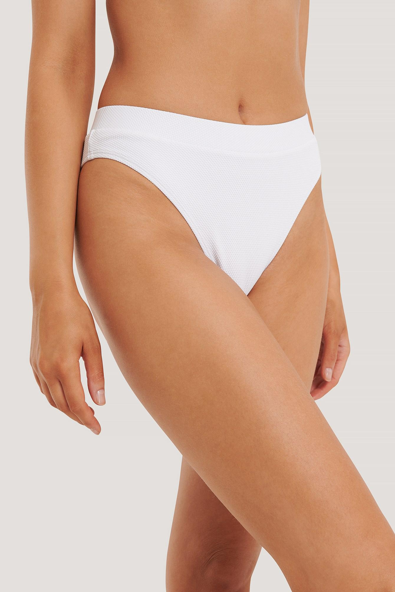 biały dół od bikini