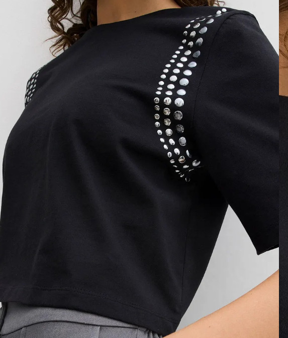 T-SHIRT Z KRÓTKIM RĘKAWEM