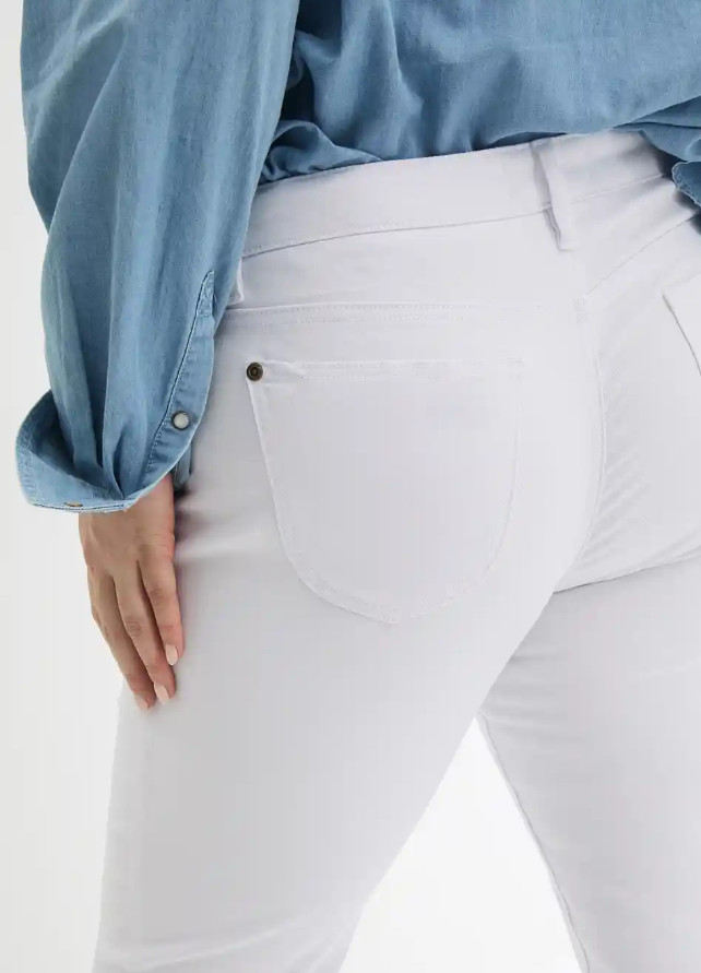 białe spodnie jeans
