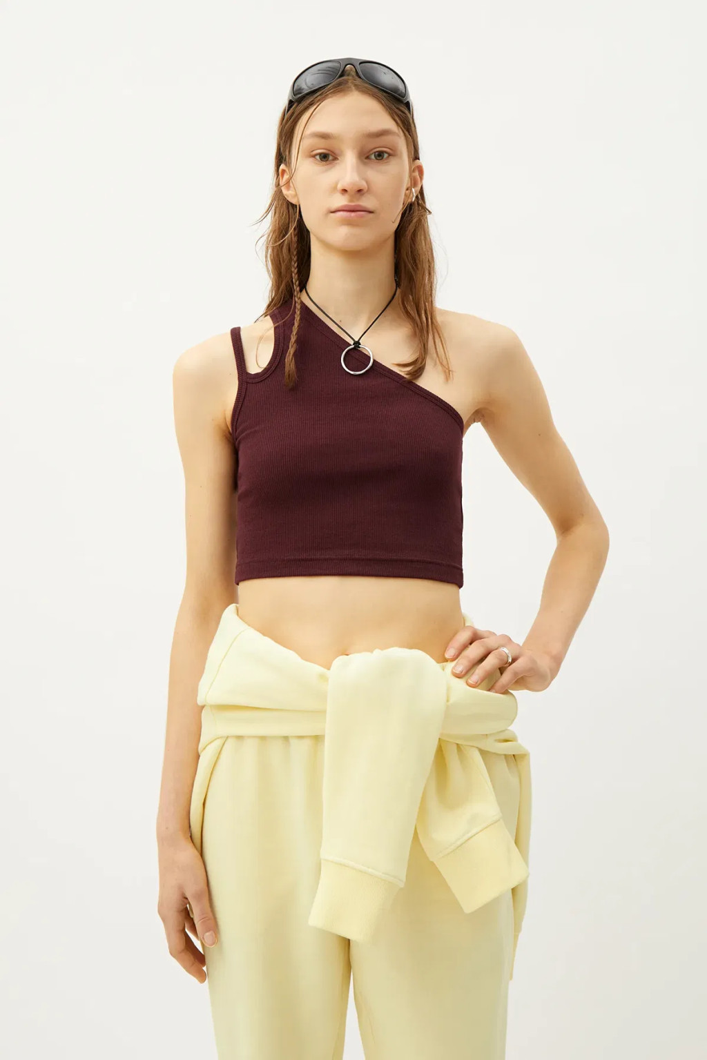 CROP TOP PRĄŻKI WYCIĘCIE