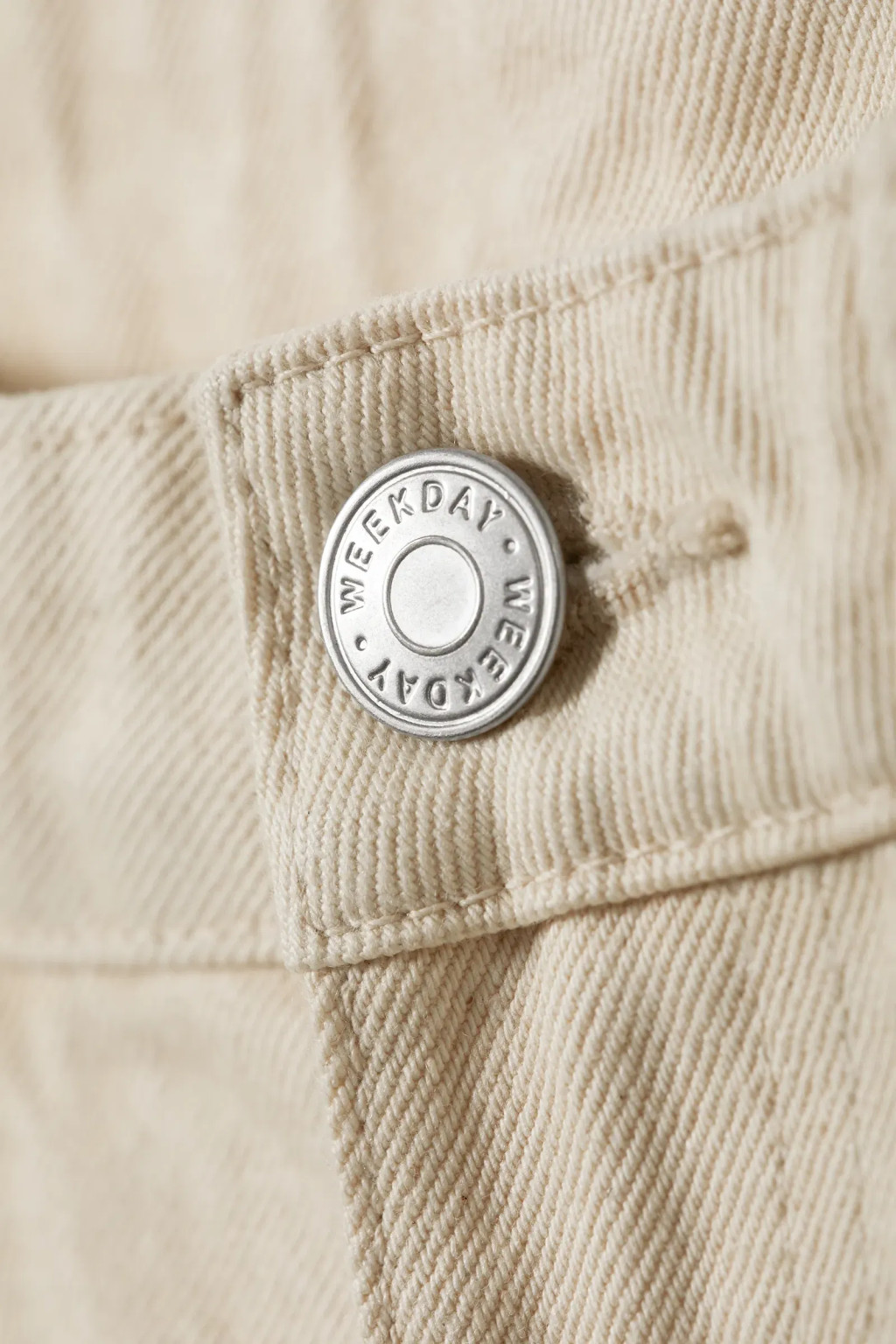 BEŻOWA SPÓDNICA JEANS PLISY