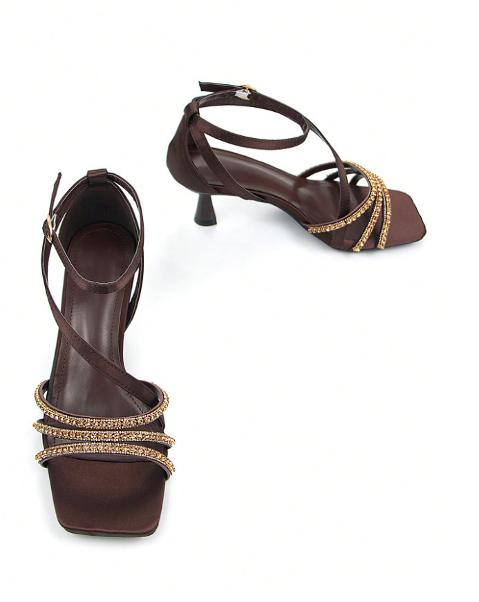 brązowe sandały zdobienie 