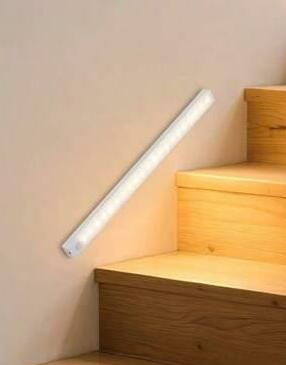 lampka led z czujnikiem ruchu