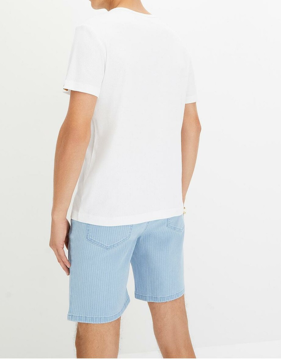 MĘSKI T-SHIRT W PRĄŻKI