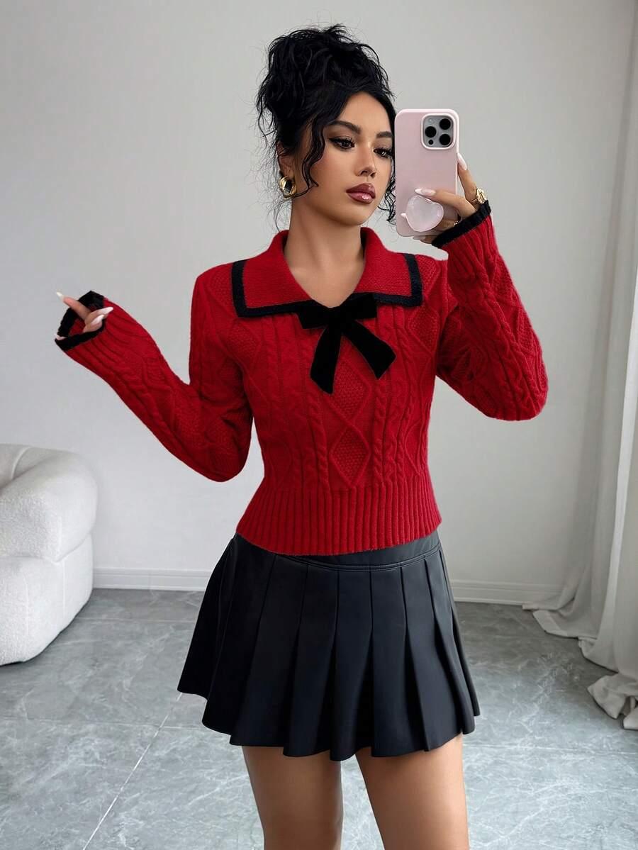 CZERWONY SWETER KOKARDA