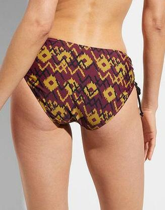 MAJTKI OD BIKINI 
