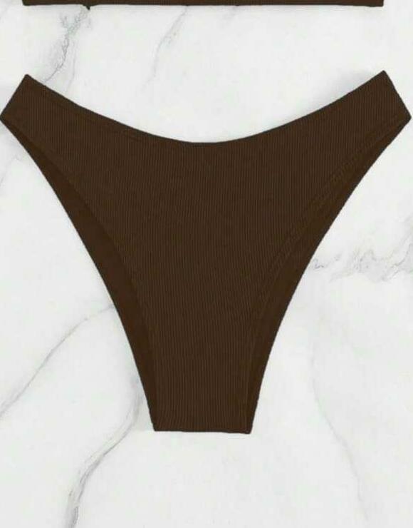 brązowy prążkowany dół od bikini 