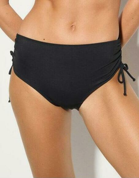 czarny dół od bikini 