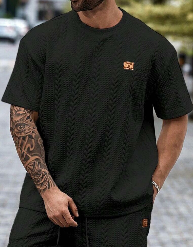czarny t-shirt okrągły dekolt 