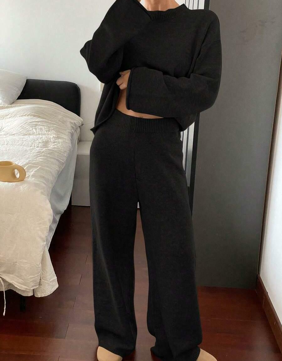 CZARNY KOMPLET SWETER SPODNIE 