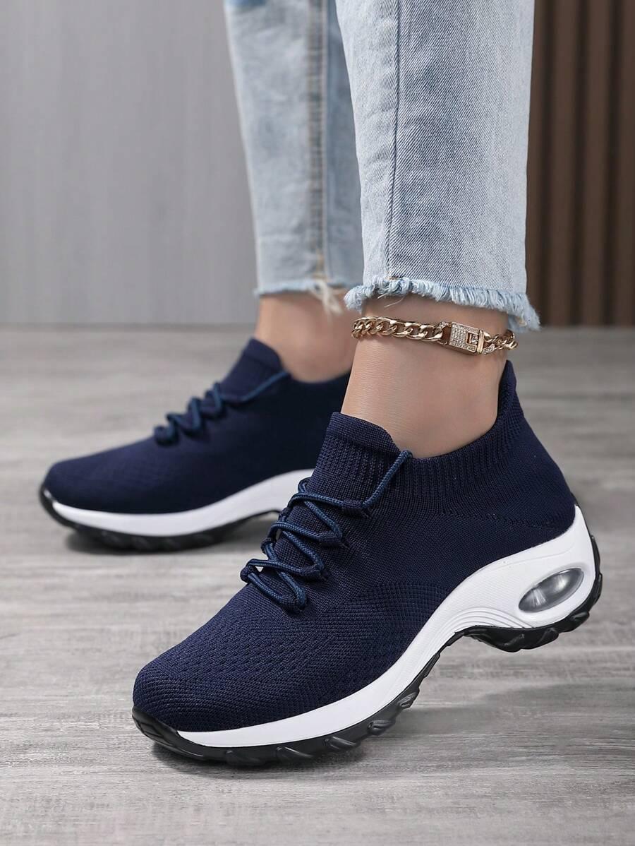 niebieskie buty sportowe 