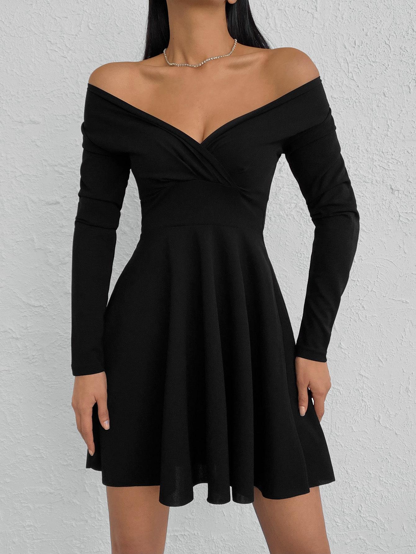 CZARNA MINI SUKIENKA 
