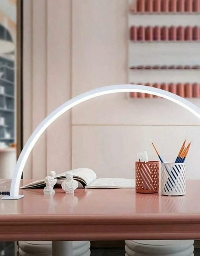 biała lampa półkole 