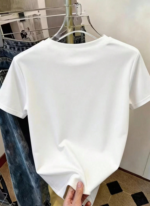 biała bluzka z krótkim rękawem v-neck