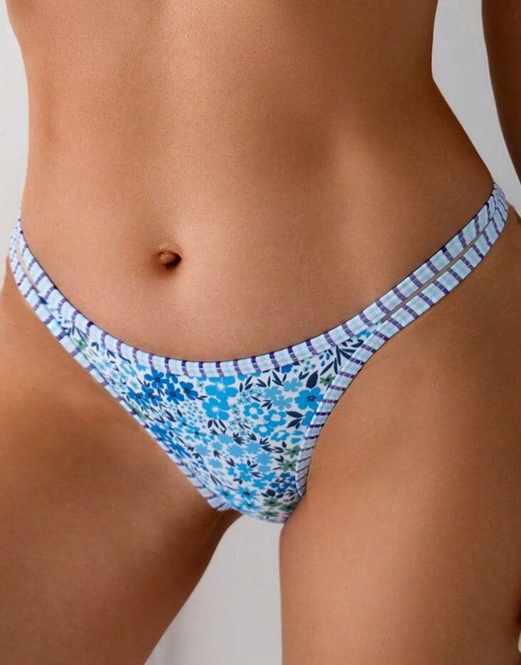 niebieski dół od bikini kwiaty