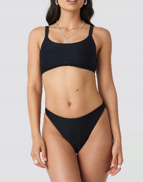 czarny dół od bikini 