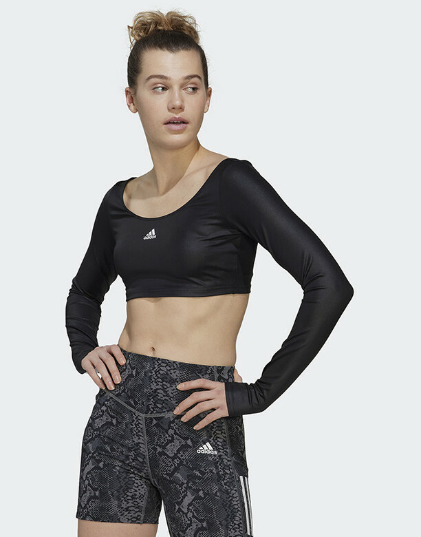 sportowy czarny crop top długi rękaw logo