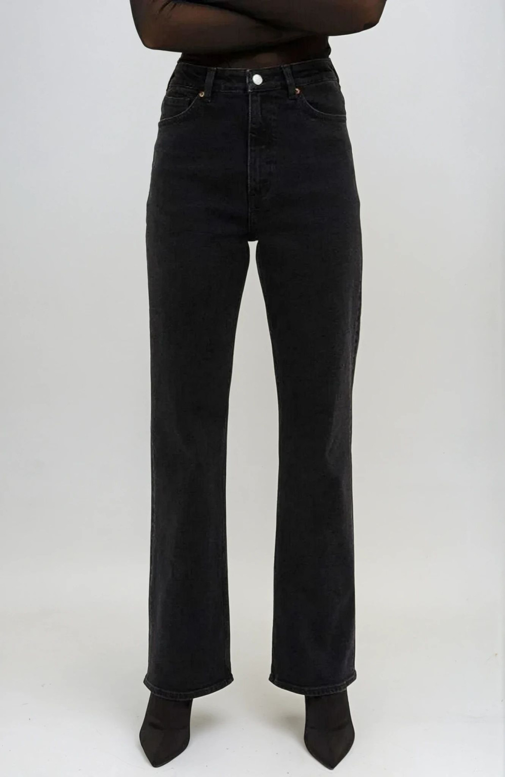 czarne spodnie jeans wysoki stan