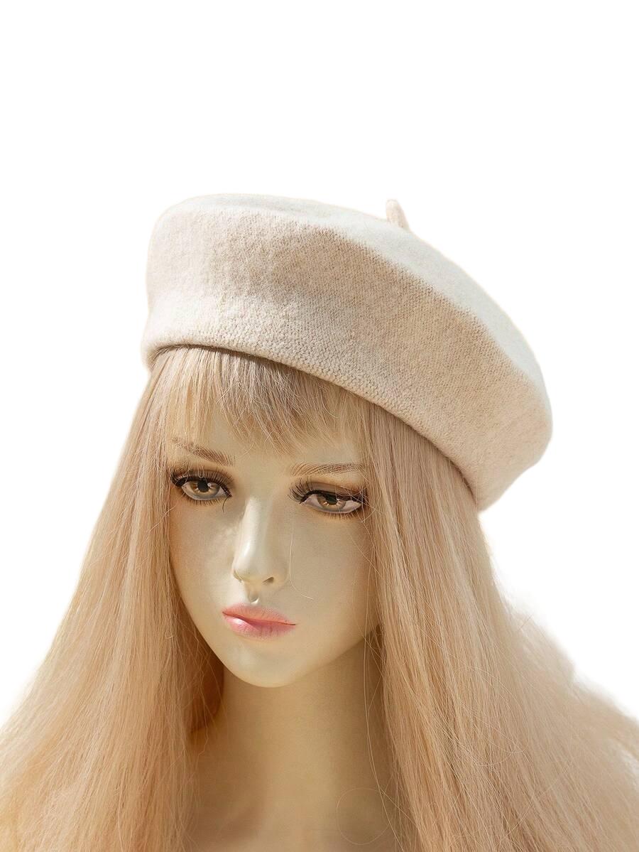 beżowy beret na głowę